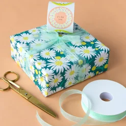 House of Products 1 Rouleau De Papier Cadeau Vert Marguerites><noscript><img width=