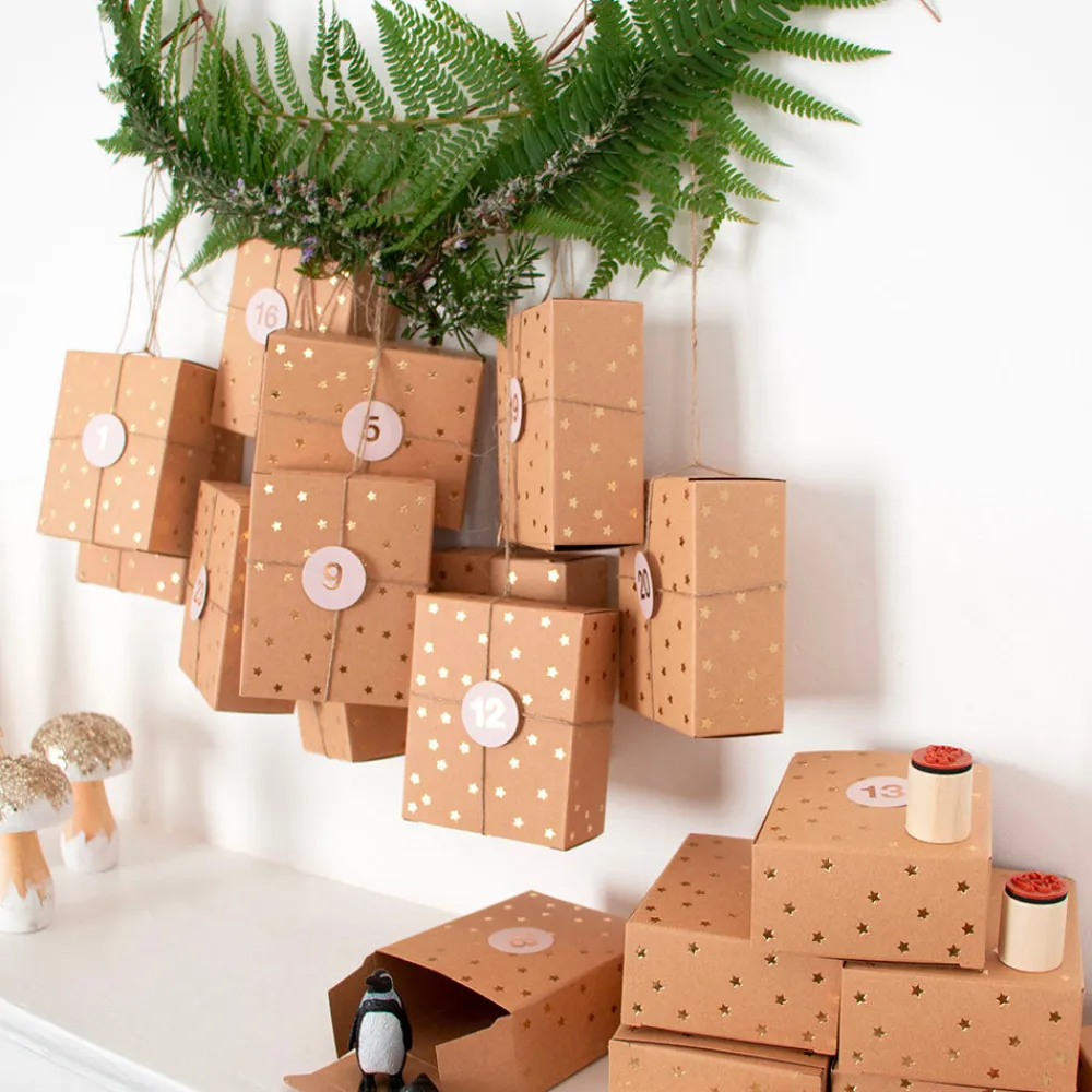 Rico Design Calendrier De L'Avent Kraft A Etoiles Dorees> Pochettes Cadeaux