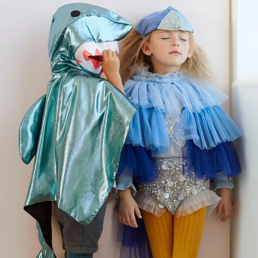 Meri Meri Deguisement De Requin : Cape Bleu Metallise Doublee Avec Capuche>Enfant Déguisements